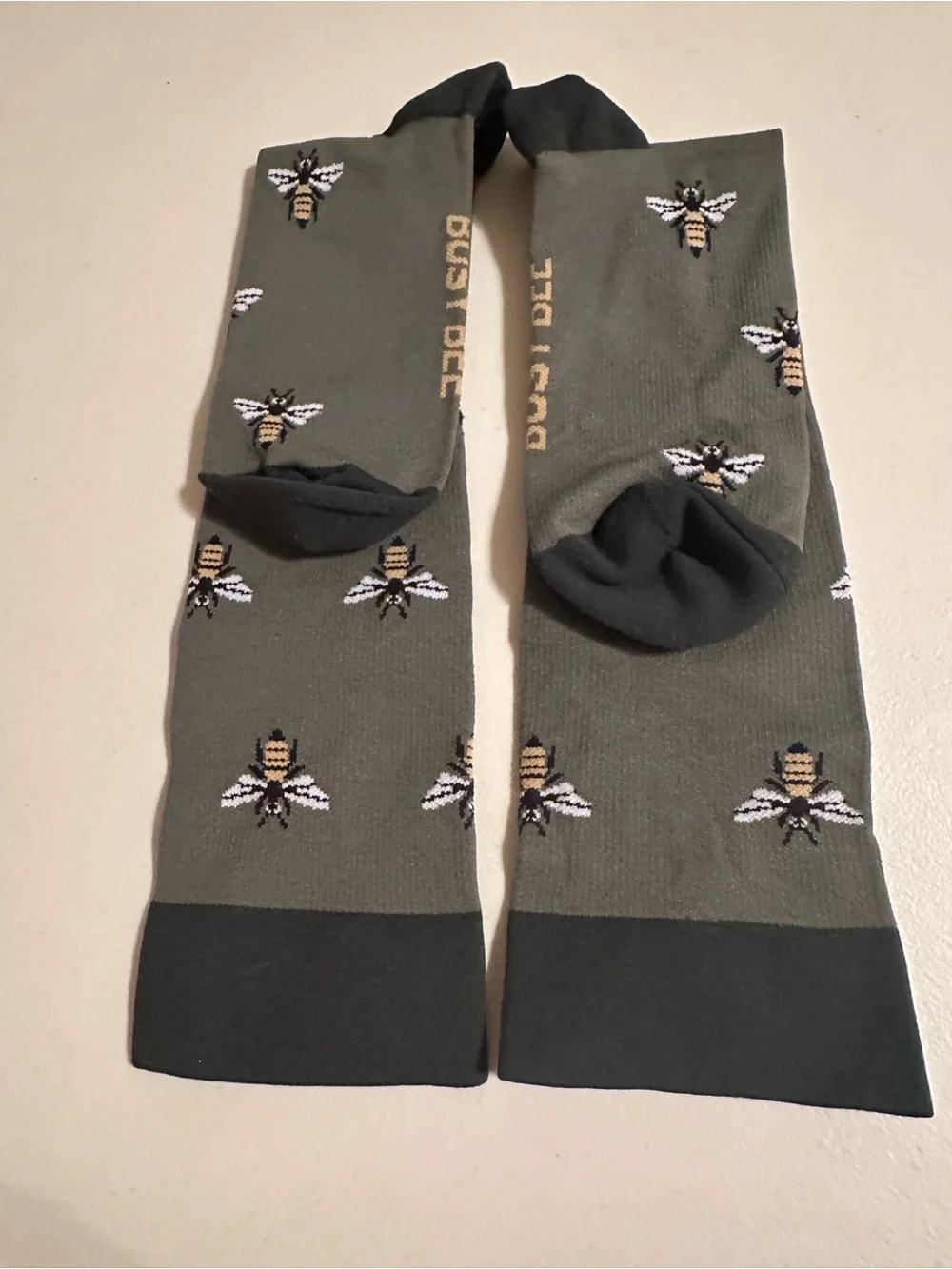 FIGS Busy Bee Honeybee  Moss Compression  Socks Size M, NWOT